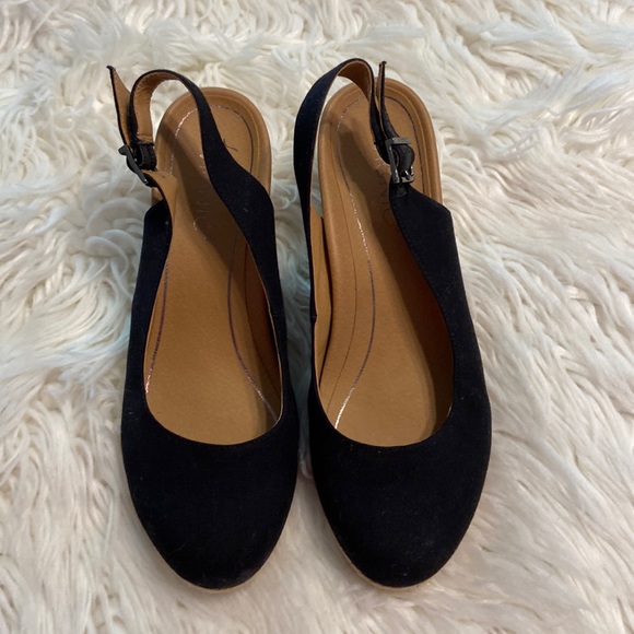 Vionic Shoes - VIONIC Shoes/Sandals size 9.5 excellent condition black color